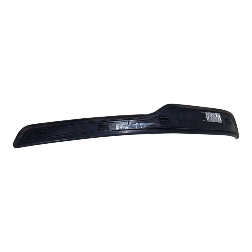 Soleiro Porta Traseira Direita Bmw 320i E90 2007 A 2011 5