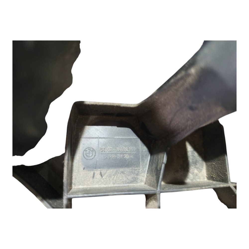 Suporte Plástico Porta Malas Esq Bmw X5 2001 2003 A 2005 Preto 7