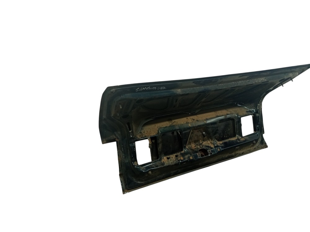 Capo Tampa Traseira Porta Malas Vw Santana 1990/2006 Avaria 4