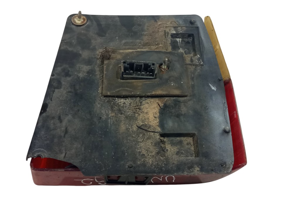 Lanterna Traseira Esquerda Fiat Uno 1990 1991 1992 A 2000 Esquerdo/motorista 4