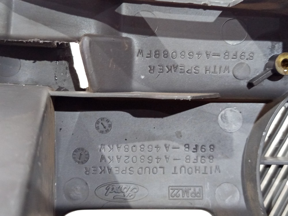 Suporte Bagagito Direito Ford Fiesta 1996 1997 1998 A 2001 2
