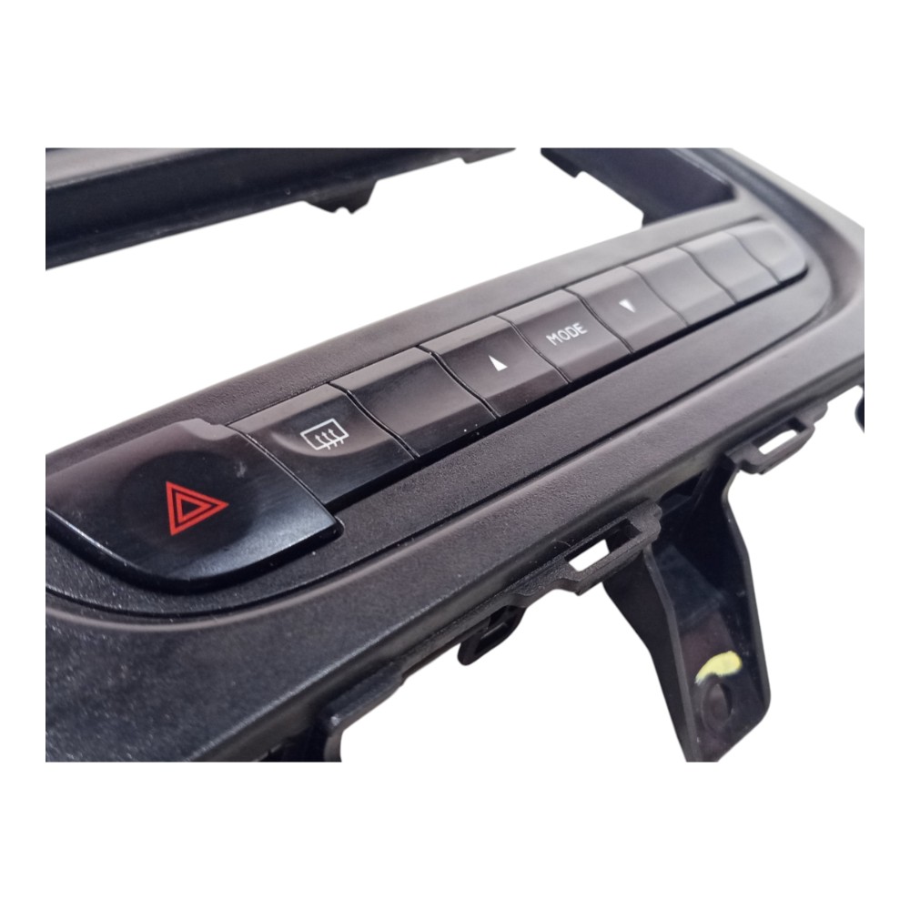 Moldura Painel Central Multimídia Fiat Siena 2012 A 2021 Preto 6