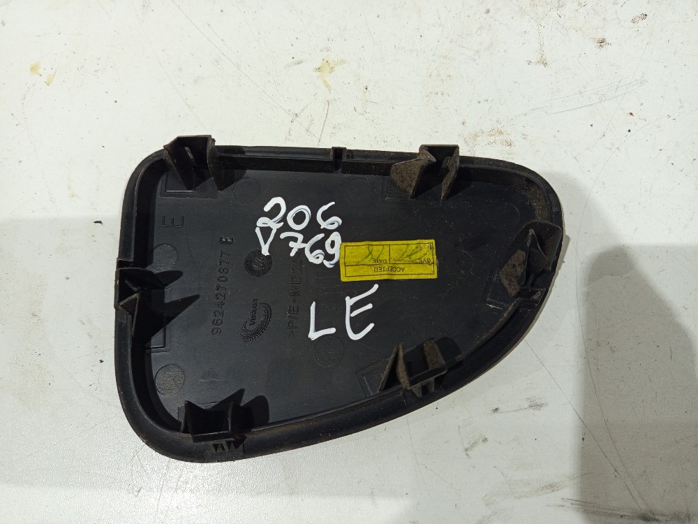Tampa Painel Lateral Esquerda Peugeot 206 207 2001 A 2008 2