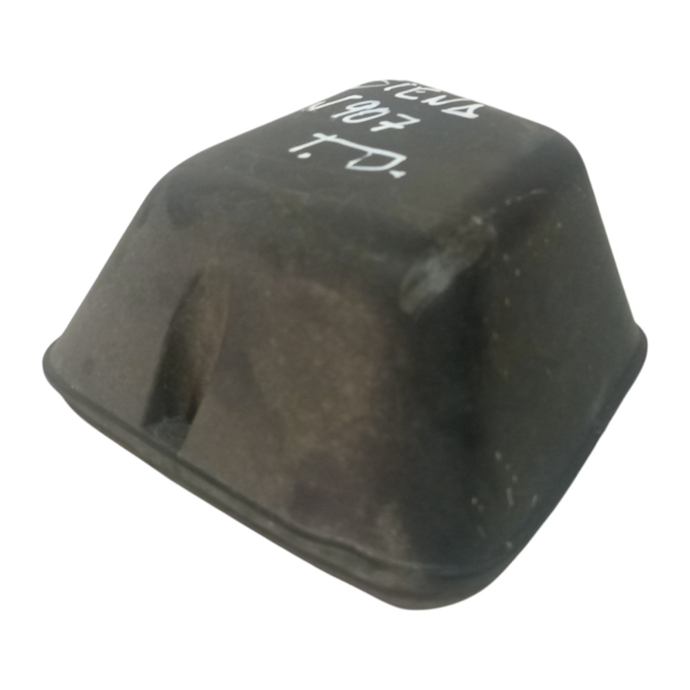 Protetor Interno Lanterna Tras Direita Fiat Siena 2005/2014 7