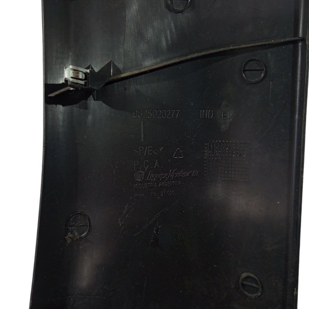 Moldura Traseira Lado Esquerdo Peugeot 206 1999 2000 A 2010 7