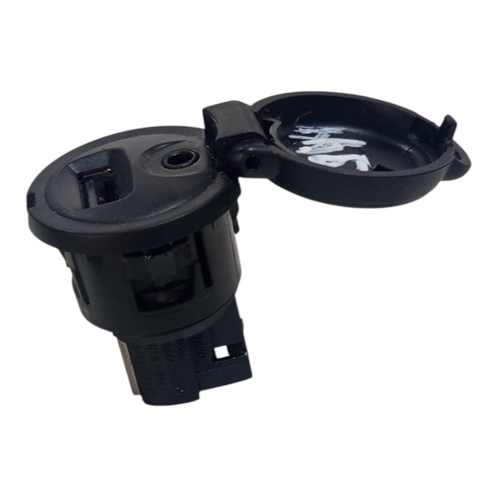 Moldura Entrada Usb Peugeot 308 2011 A 2019 1