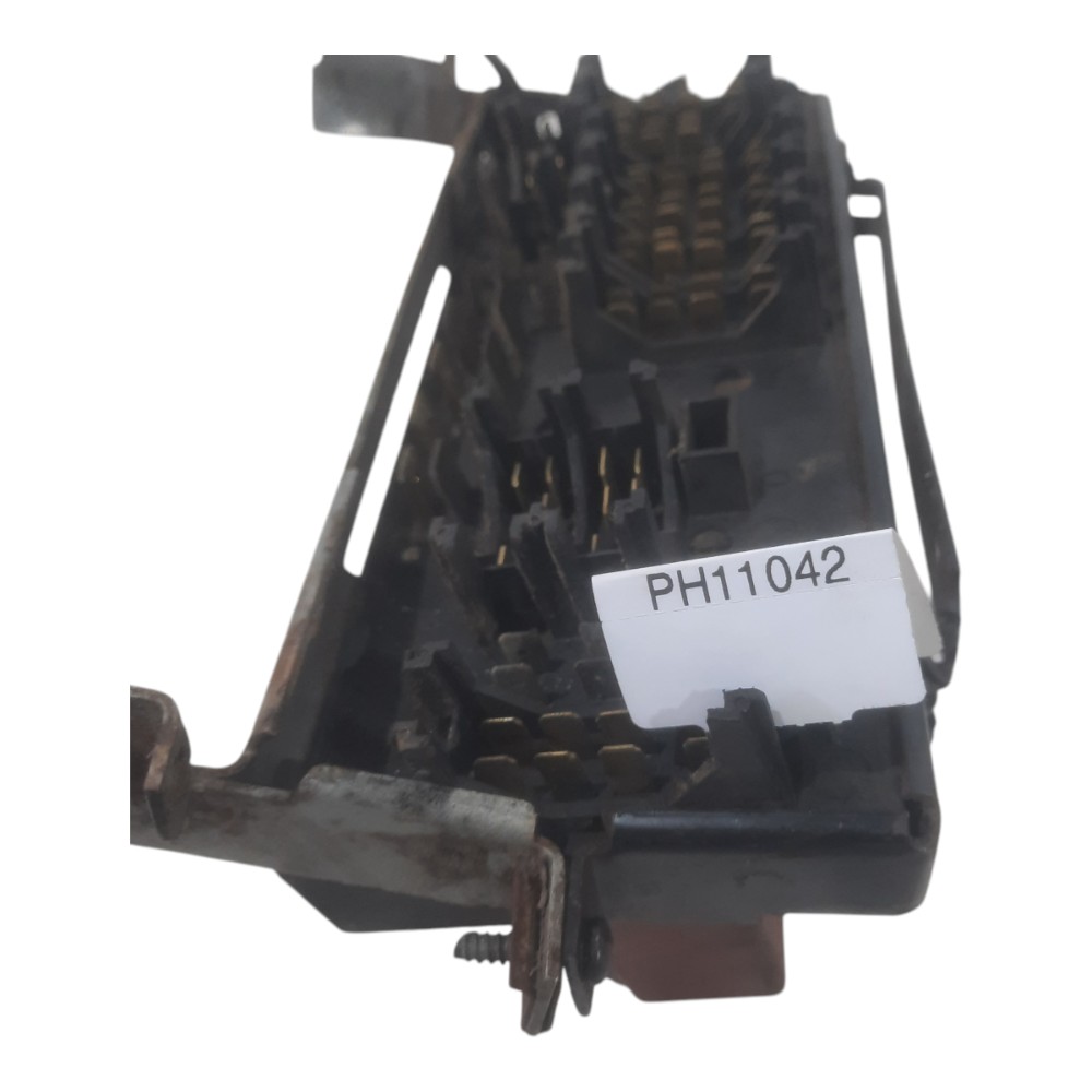 Caixa Fusível Vw Gol Parati 88 90 94 96 99 2000 A 2006 9