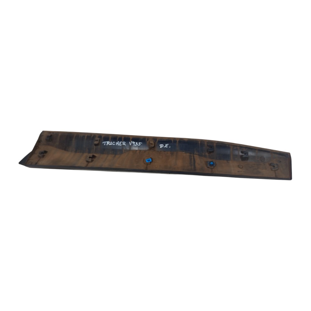 Friso Porta Dianteira Esquerda Gm Tracker 2022 A 2024 3