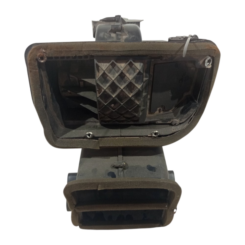 Caixa Ventilação Interna Ar Quente Gm Celta 2001 A 2010 6