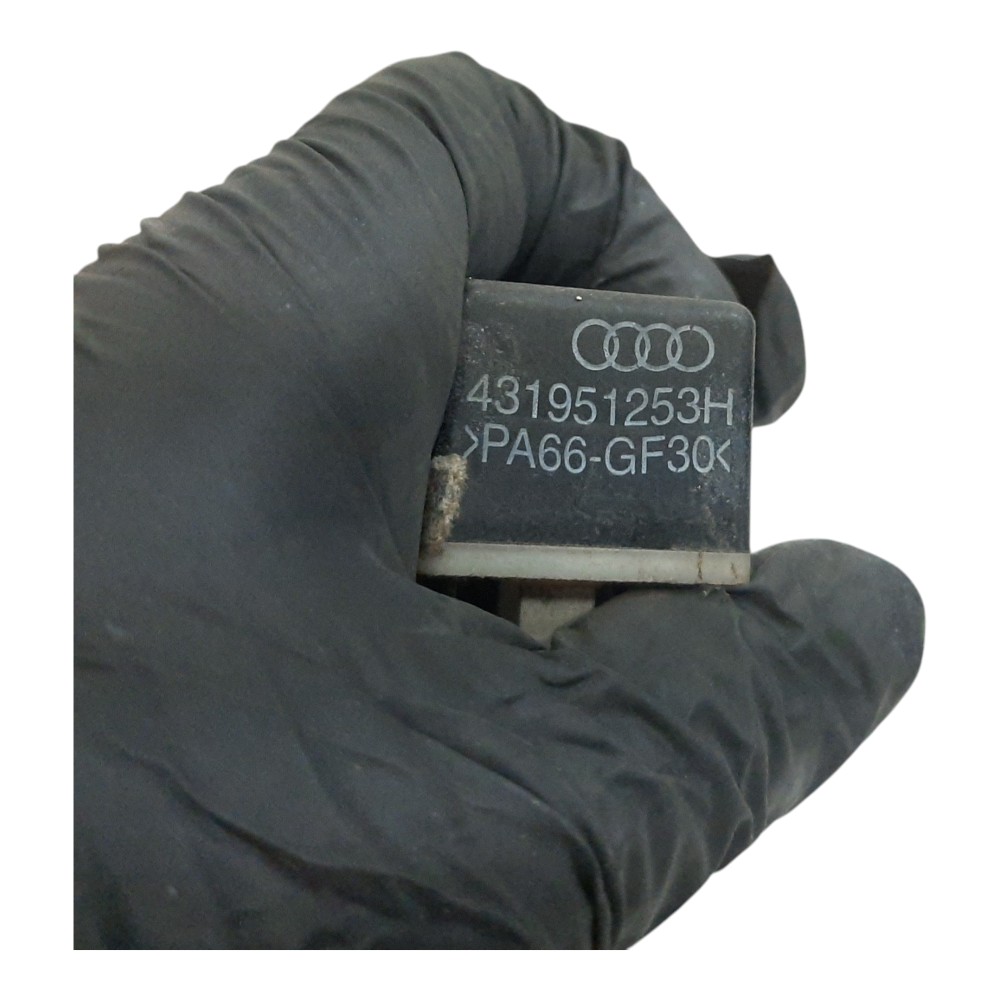 Rele Auxiliar Audi 431951253h Pa66gf30 6