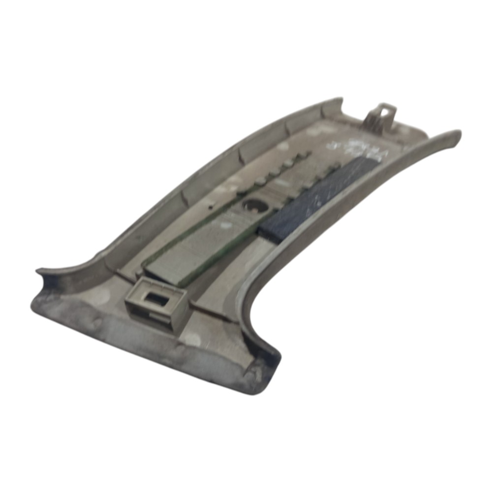 Moldura Superior Coluna Central Esquerda Vw Golf 2003 A 2009 7