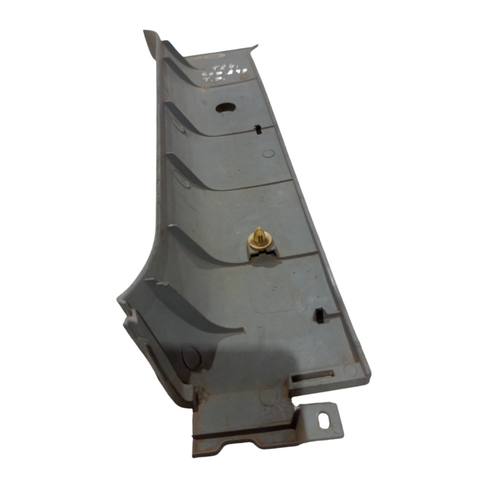 Moldura Coluna Traseira Direita Mitsubishi Pajero Tr4 05 A15 4