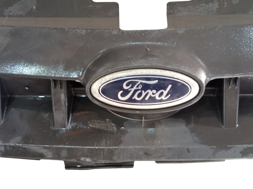 Grade Frontal  C/ Emblema Ford Fiesta 2006 2007 2008 A 2013 4