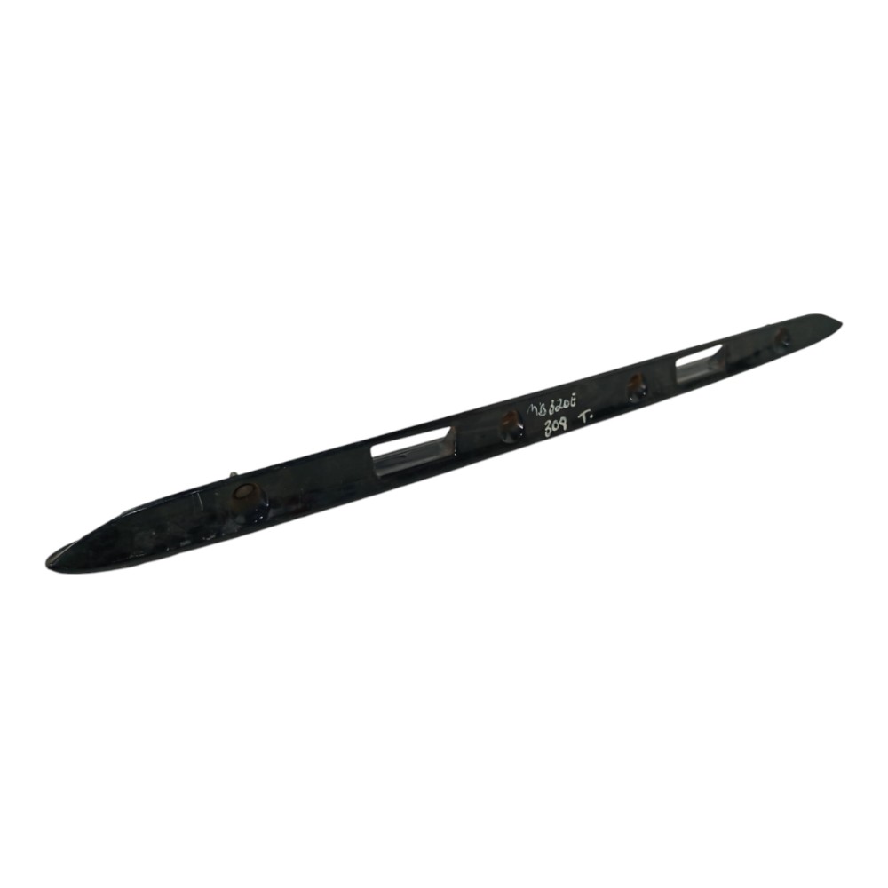 Moldura Tampa Traseira Necessdade 2009 A 119 6