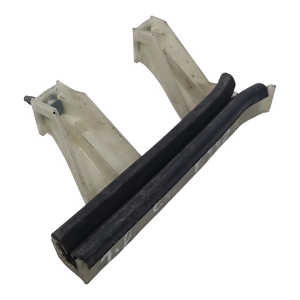 Guia Vidro Taseiro Esquerdo Citroen C4 Picasso 2009 A 2013 1