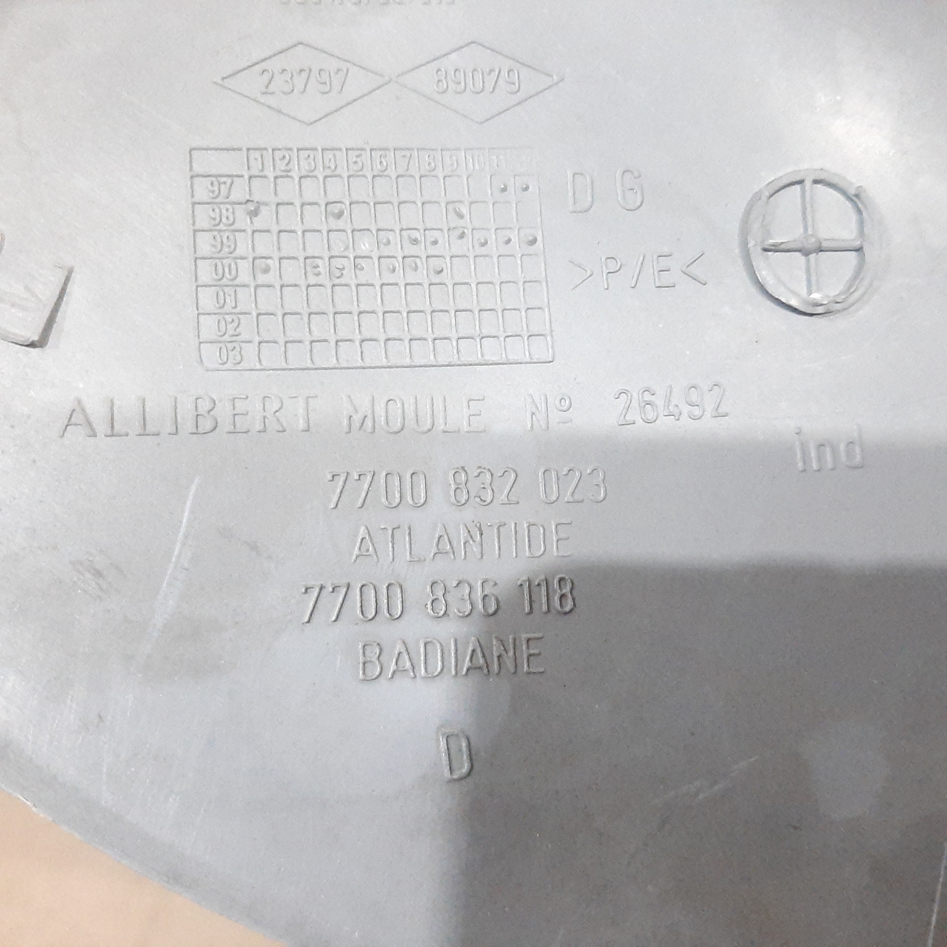 Soleira Dianteira Direita Renault Megane 1997 1998 A 2004 Cinza 7