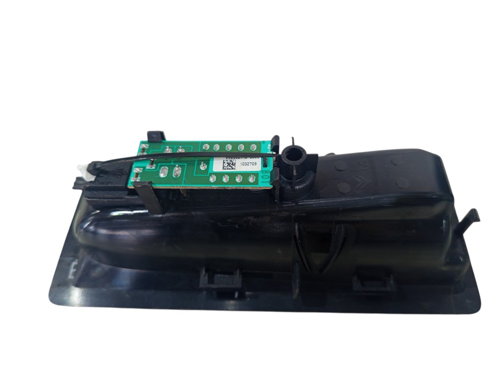 Suporte Moldura Lanterna Porta Malas Citroen C4 2007 A 2013 Preto 4