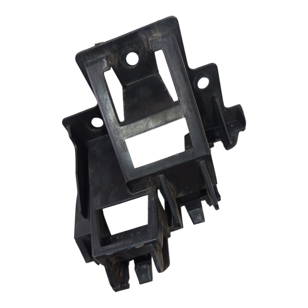 Guia Para-choque Traseiro Esquerdo Vw Jetta 2011 A 2014 6