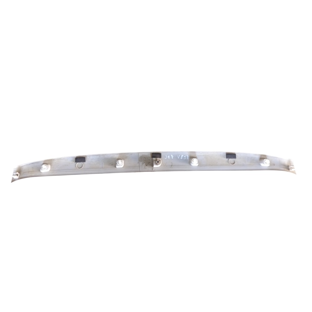 Moldura Acabamento Porta Malas Peugeot 307 2001 2002 A 2008 5