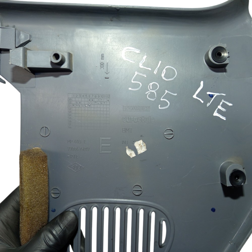 Moldura Porta Malas Lado Esquerdo Renault Clio 2000 A 2012 8