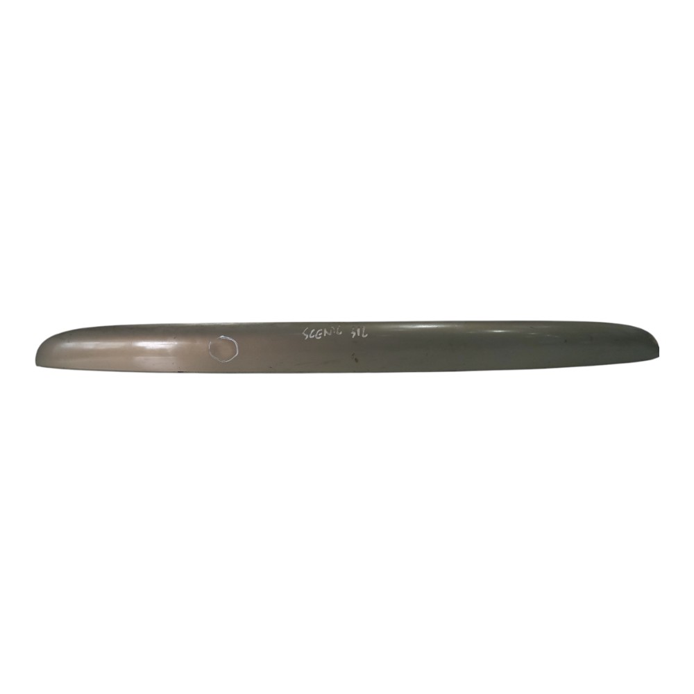 Moldura Friso Luz Placa Traseira Scenic 2001 A 2008 Detalhe 1
