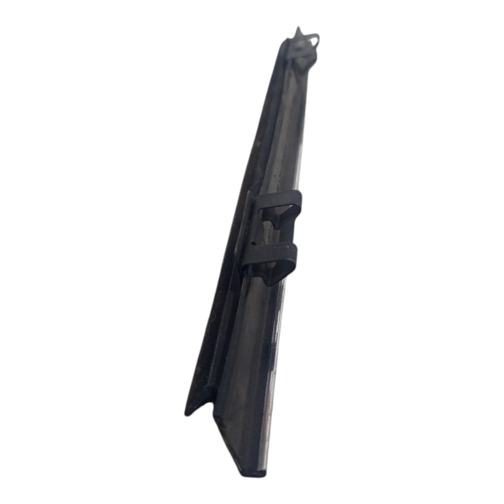 Guia Vidro Porta Traseiro Esquerdo 540i Serie 5 1996 A 2004 Preto 4