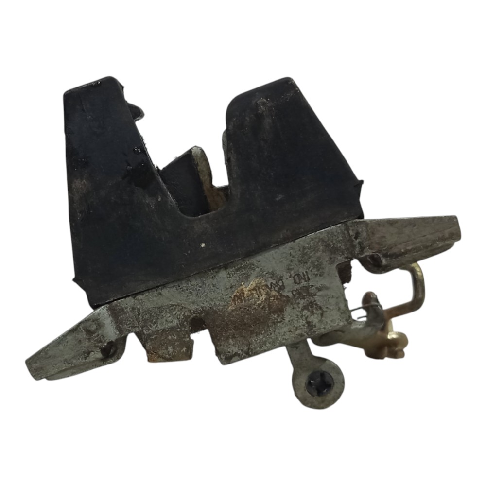 Fechadura Trava Traseira Porta Mala Vw Gol 2000 2001 A 2005 1