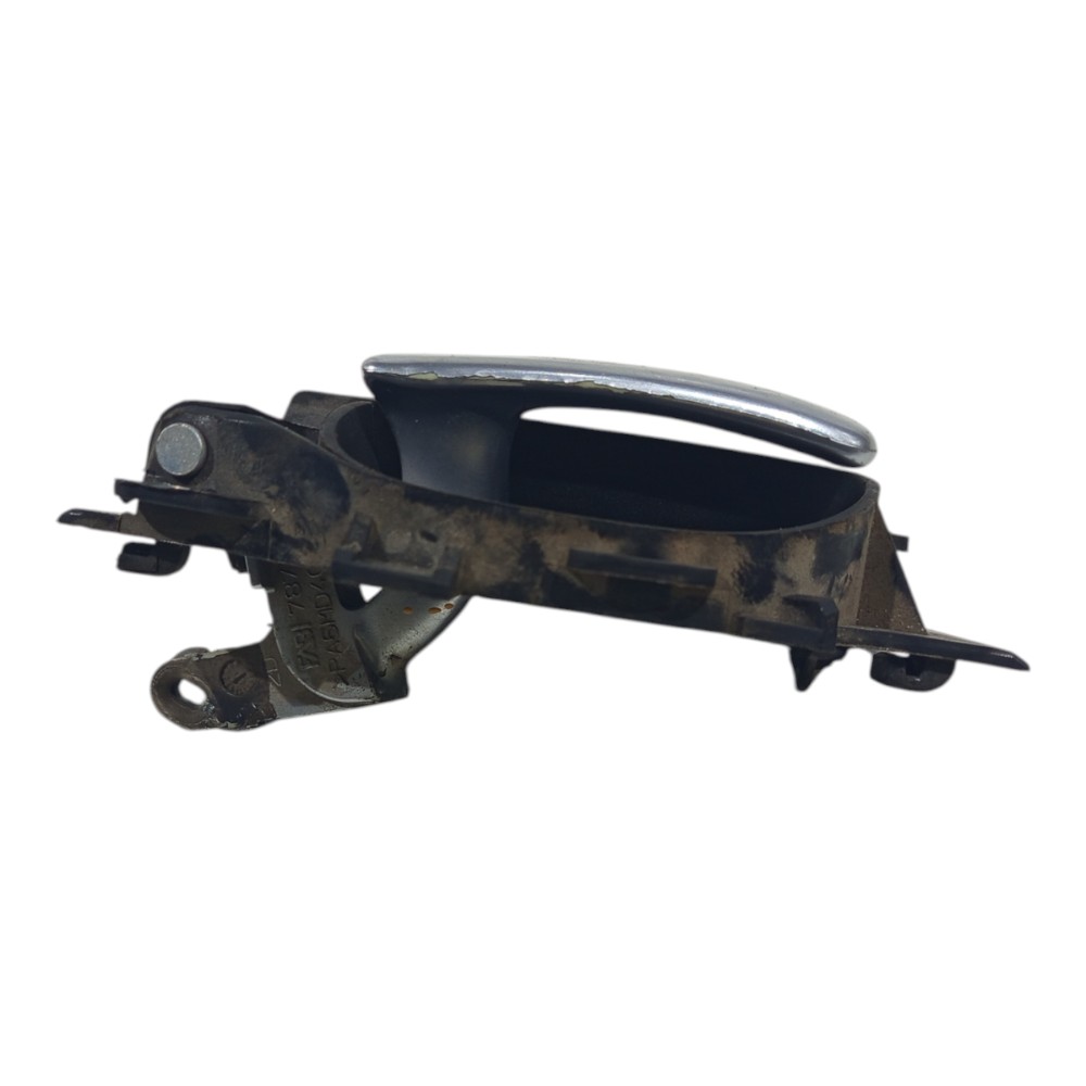 Maçaneta Puxador Interno Lado Direito Peugeot 207 Hbxs 2009  Preto Detalhe Prata Dianteira 2