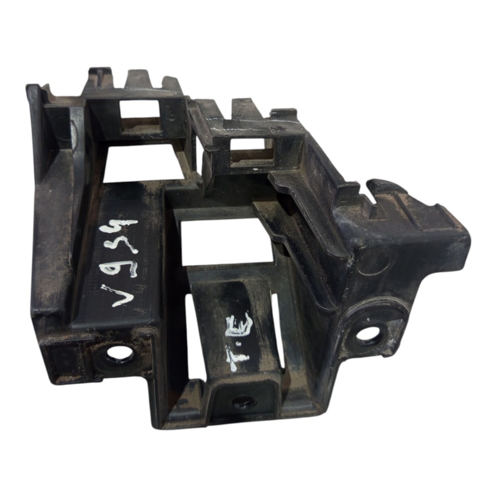 Guia Para-choque Traseiro Esquerdo Vw Jetta 2011 A 2014 4