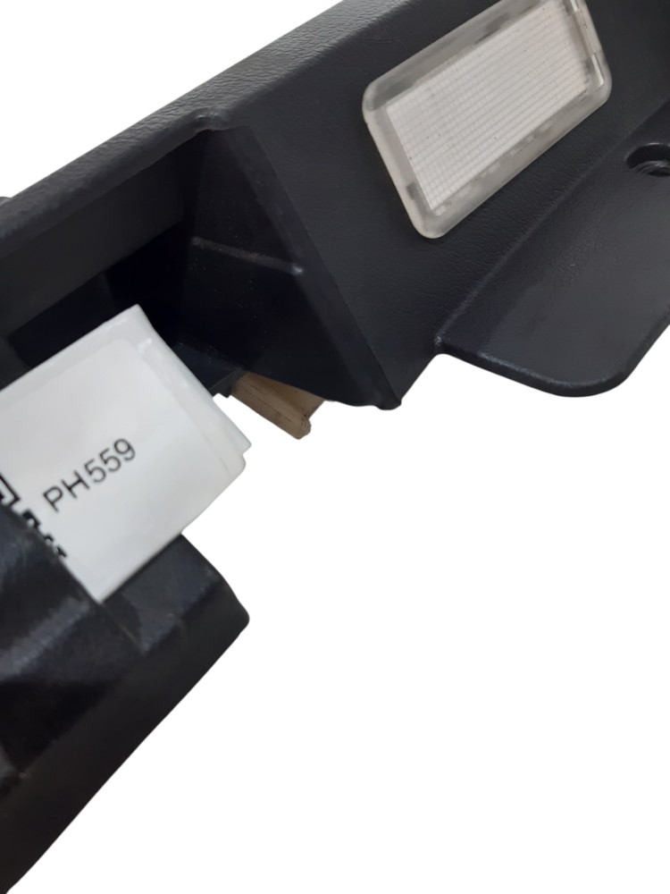 Suporte Tampao Bagagito Esquerdo Peugeot 2.0 Automático Preto 7