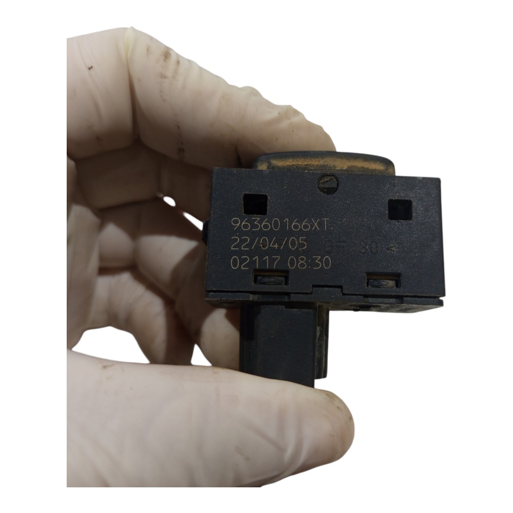 Botão Vidro Traseiro Elétrico Esquer Peugeot 307 2001 A 2012 7