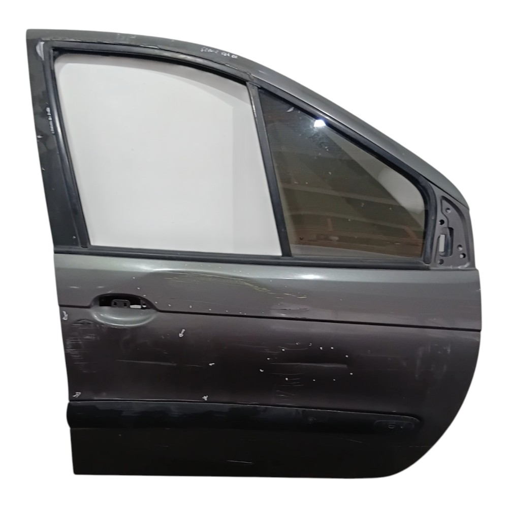 Porta Dianteira Direita Renault Scenic 2000 A 2010 Detalhes 1