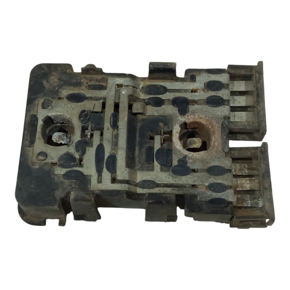 Circuito Soquete Lanterna Direita Vw Gol 1988 A 1995 Detalhe 1