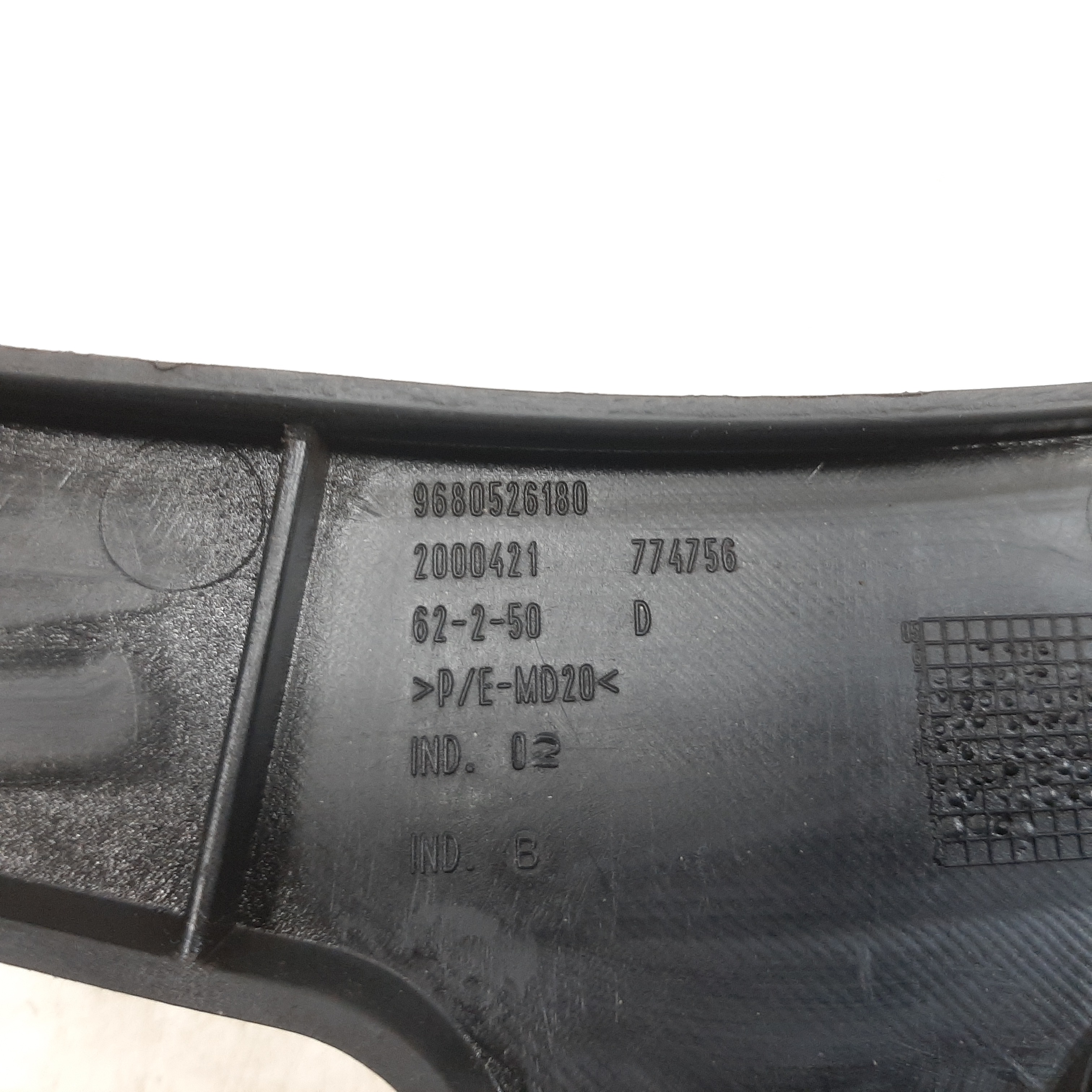 Guia Direito Parachoque Traseiro C4 Picasso 2009 2010 A 2014 8