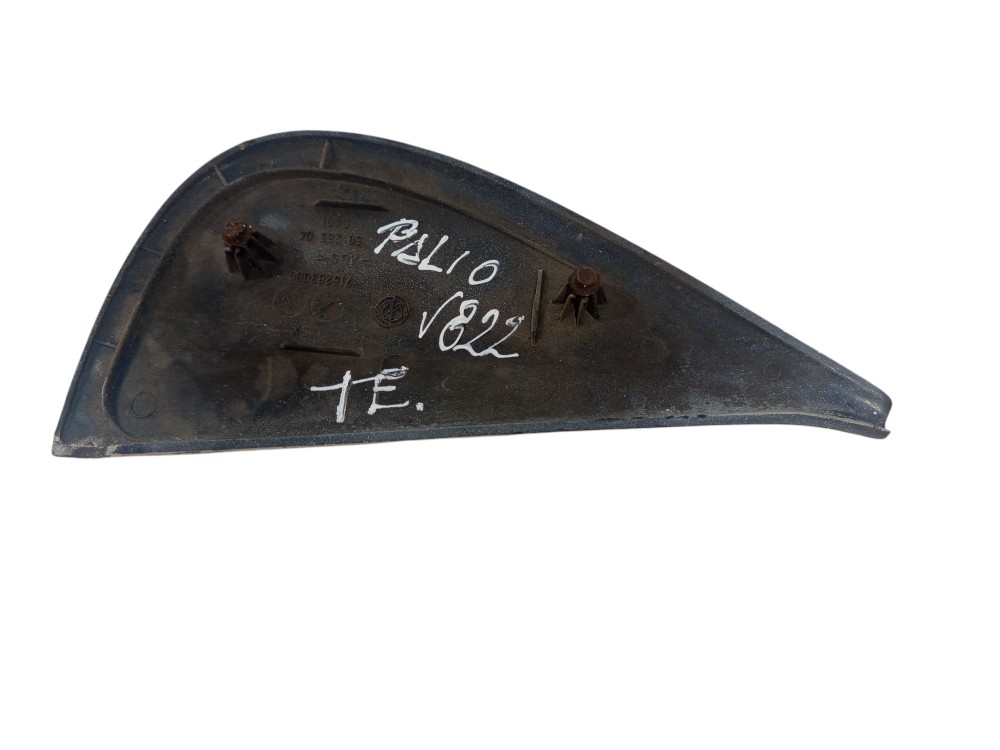 Moldura Retrovisor Externo Esquerdo Fiat Palio 1998 A 2004 6