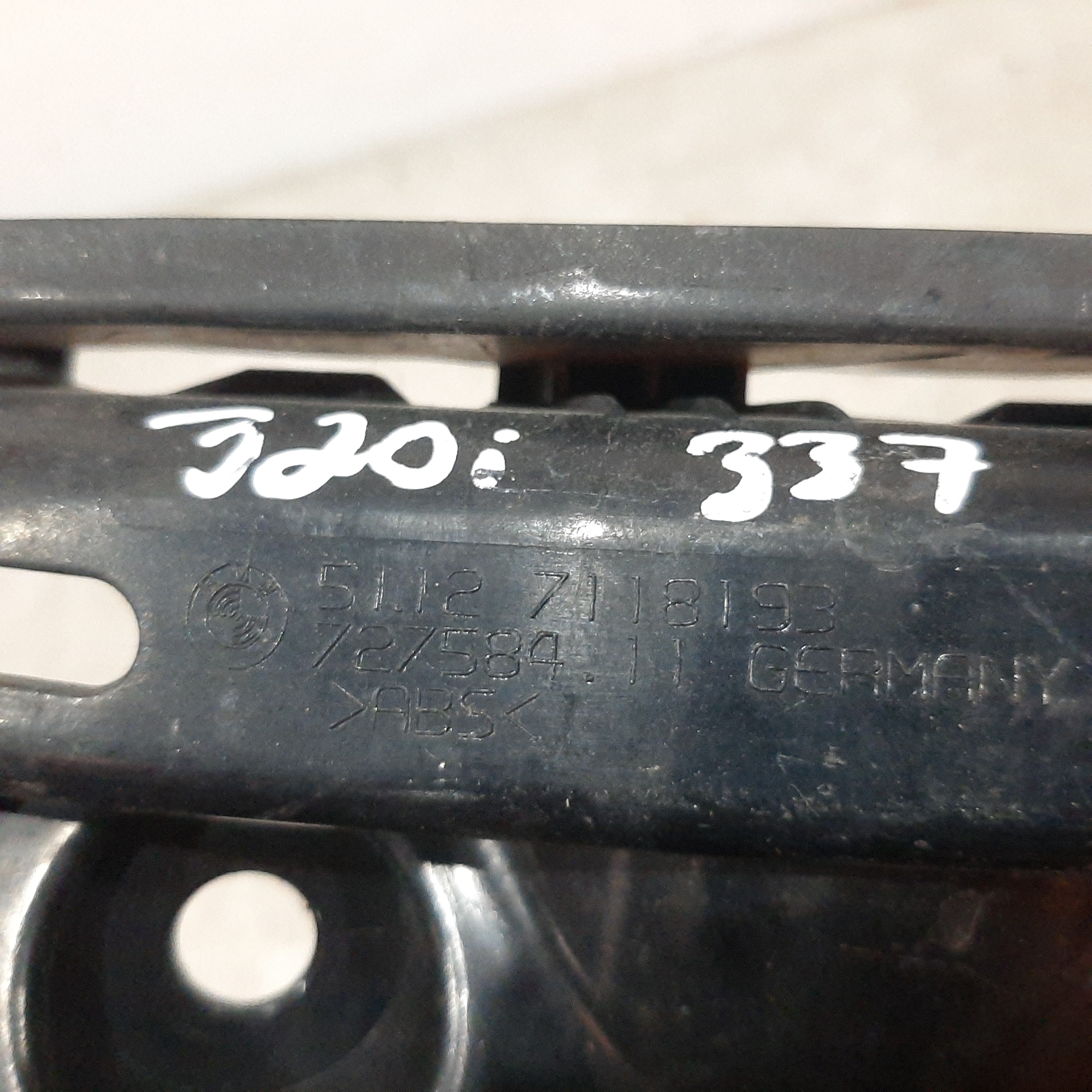 Guia Parachoque Traseiro Esquerdo Bmw 320i 2006 2007 A 2012 6