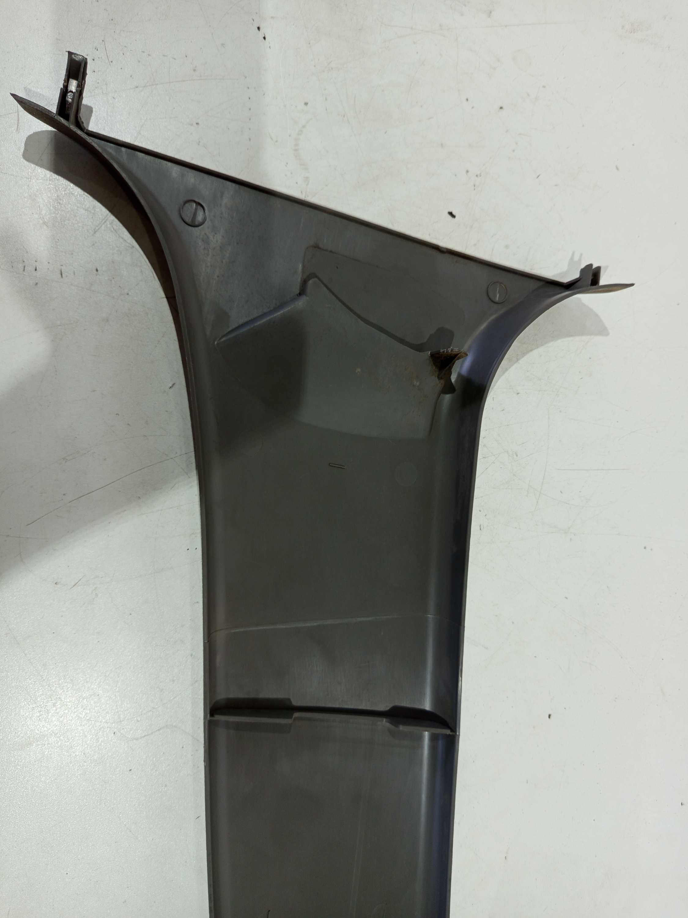 Moldura Acabamento Coluna Inferior Direito Xsara 2001 A 2012 2