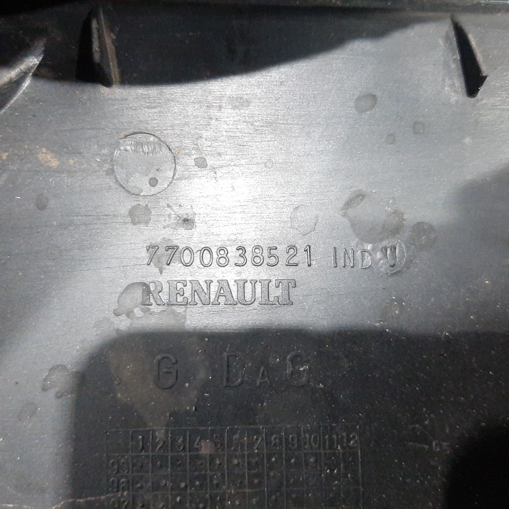 Grade Churrasqueira Esquerda Renault Scenic 1999 2000 A 2011 7