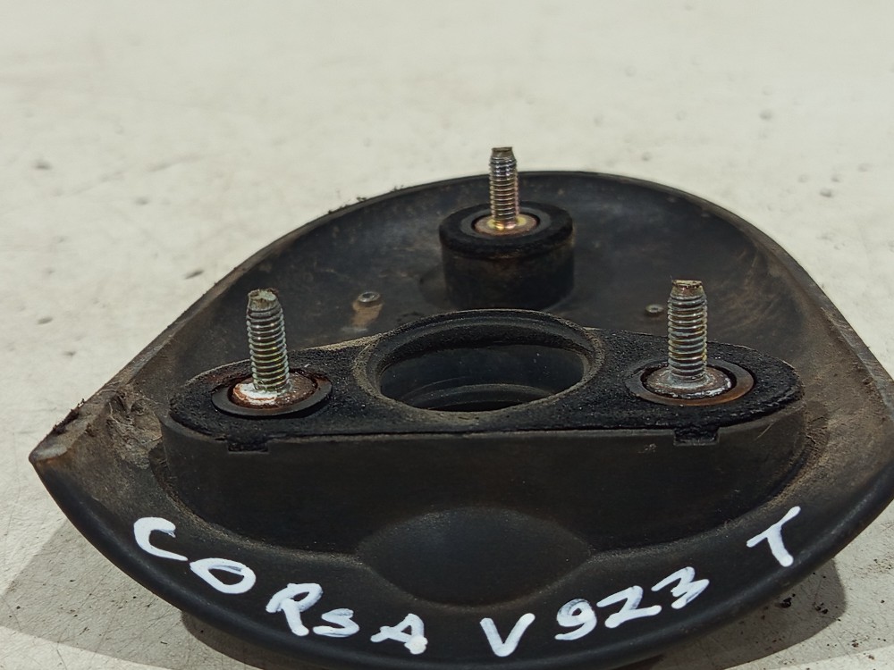 Moldura maçaneta tampa porta malas GM Corsa 94 a 02 4