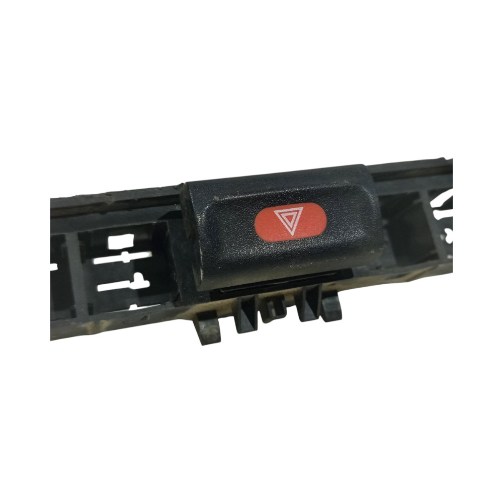 Moldura Interna Central Botão Alerta Gm Vectra 1997 A 2005 Preto 5