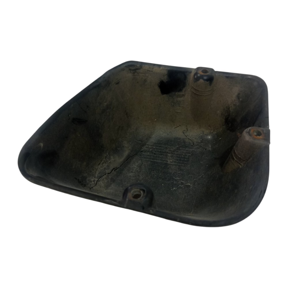 Protetor Interno Lanterna Tras Direita Fiat Siena 2005/2014 5
