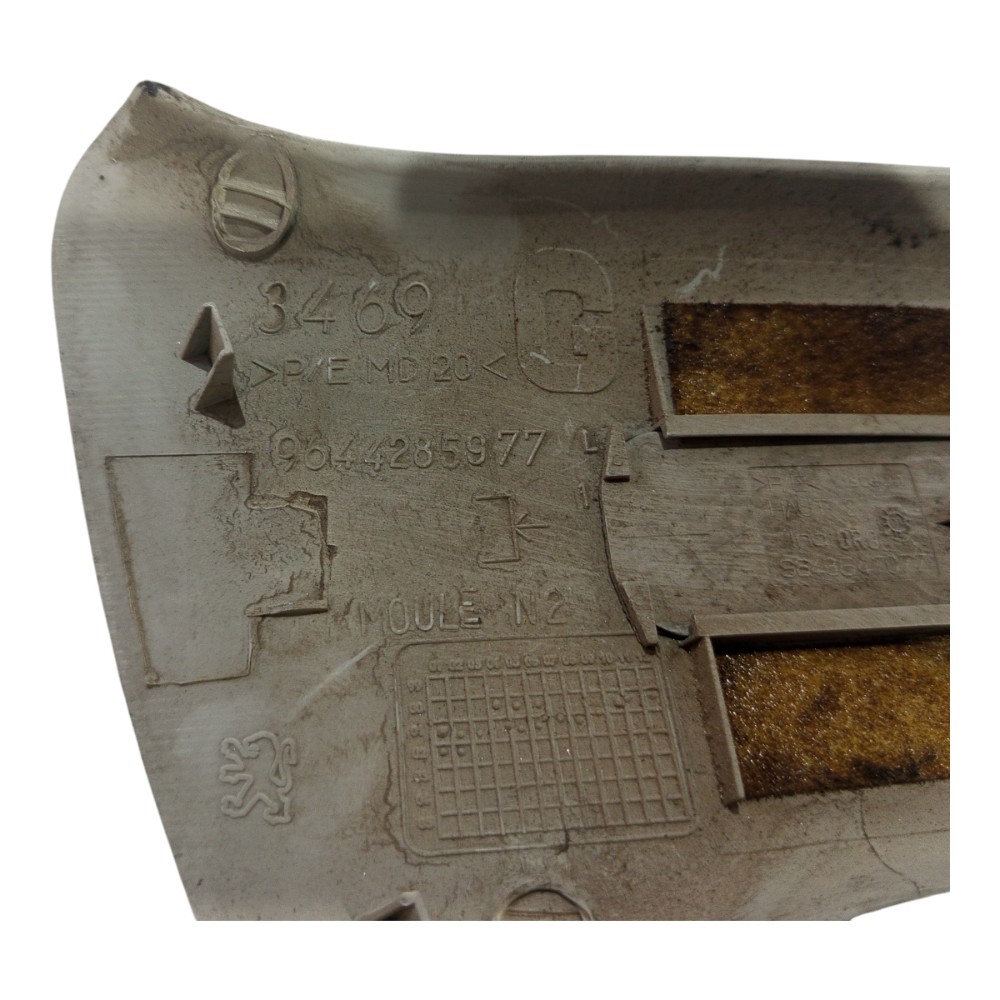 Moldura Central Esquerda Peugeot 206 2000 2002 2003 A 2010 5