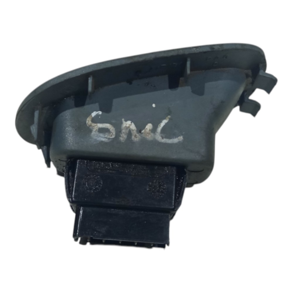 Moldura Botão Vidro Direito Renault Scenic 1998 1999 A 2009 7