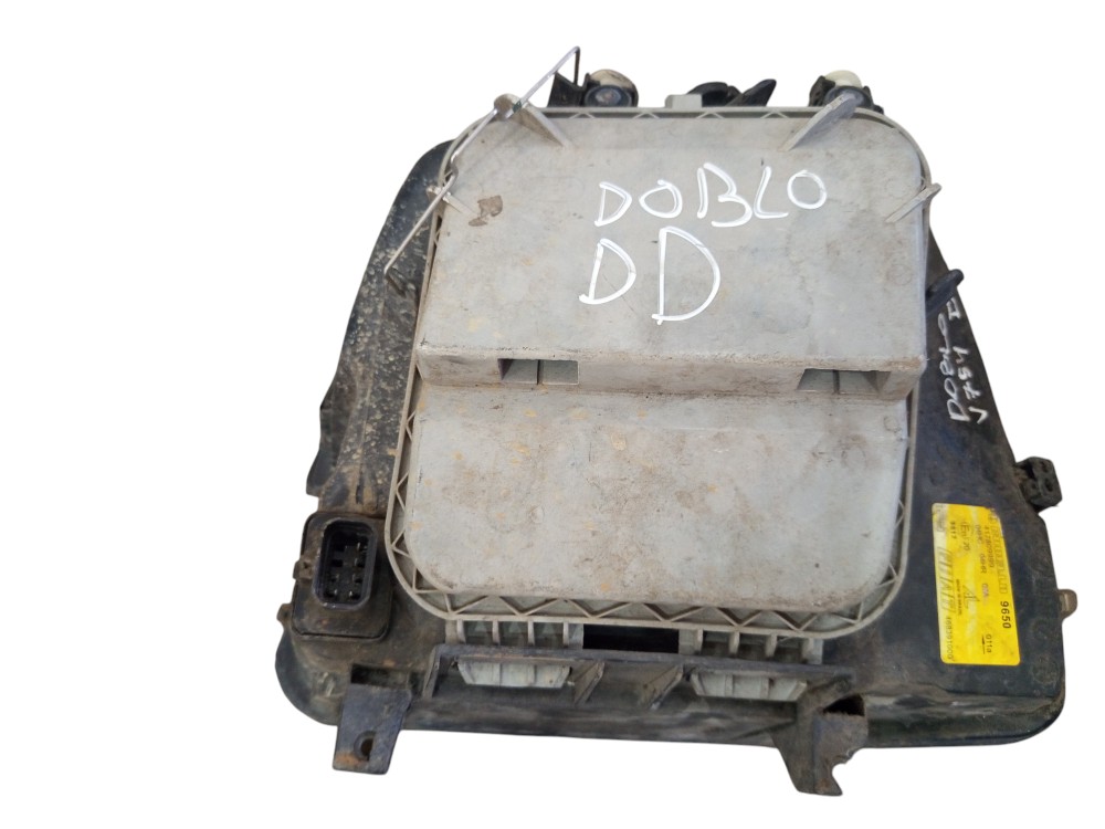 Farol Dianteiro Direito Fiat Doblô 2002 2003 2004 A 2011 Direito/passageiro 8