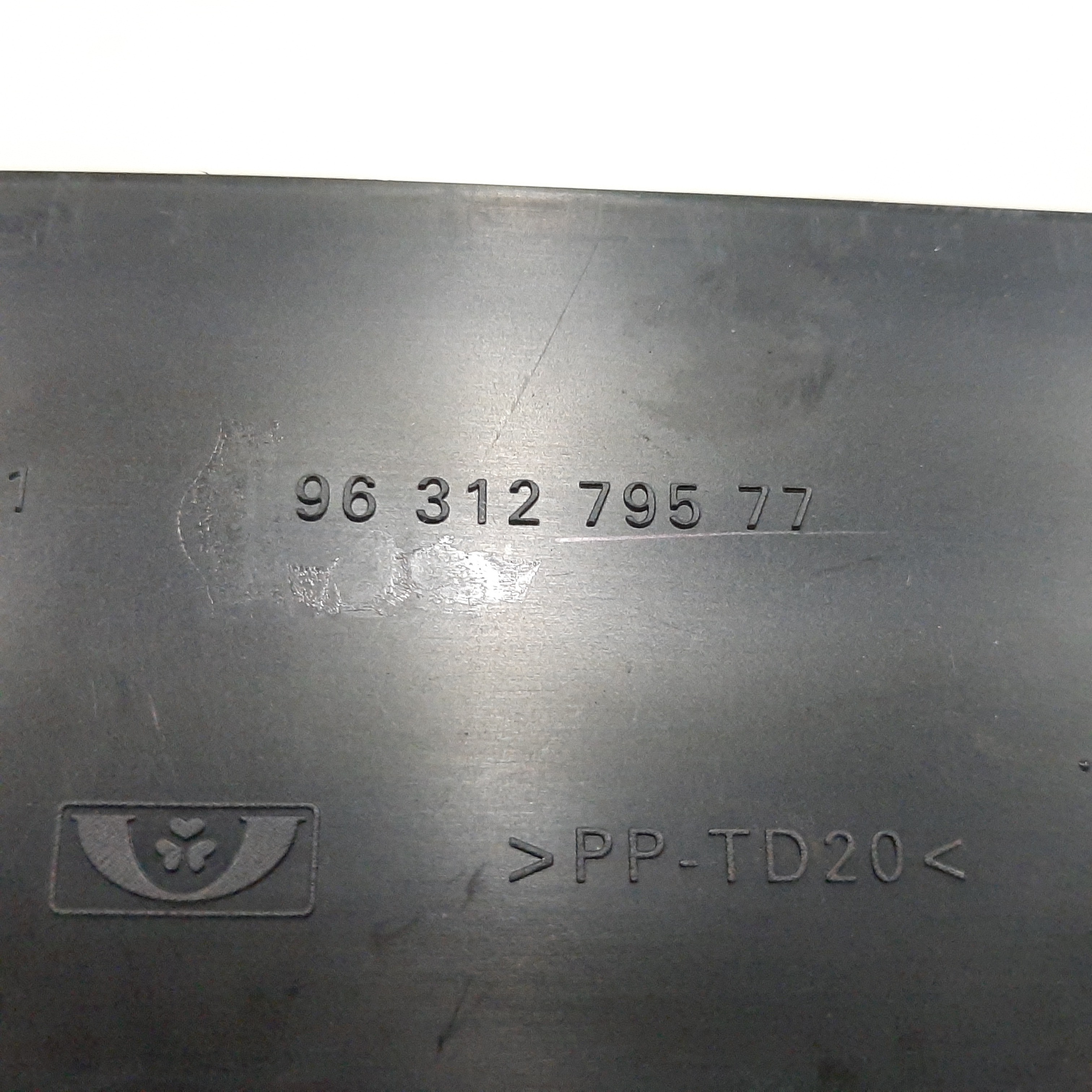 Moldura Difusor Painel Central Xsara Picasso 2001 A 2012 7
