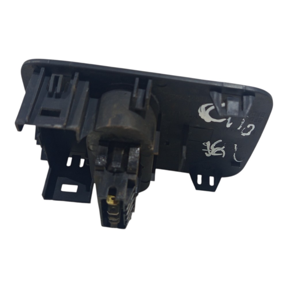 Moldura Botão Desembaçador Renault Clio 2002 2003 04 A 2012 6