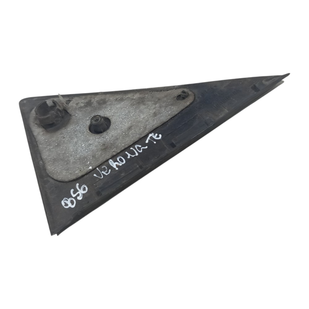 Moldura Externa Traseira Esquerda Ford Verona 1989 A 1996 4