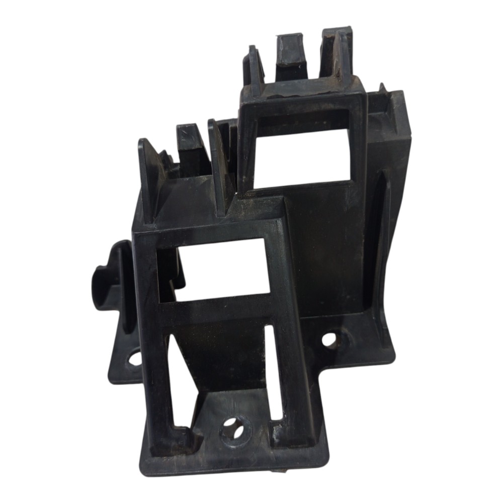 Guia Para-choque Traseiro Esquerdo Vw Jetta 2011 A 2014 1