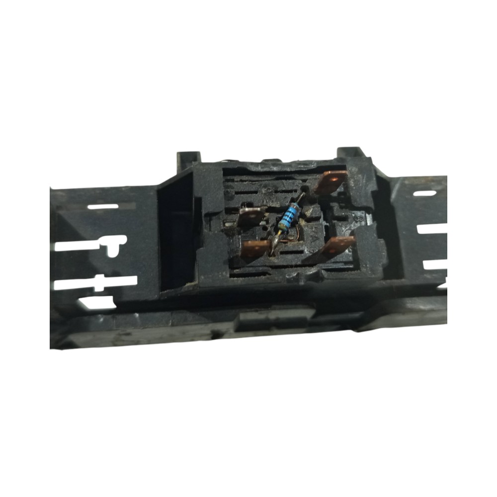 Moldura Interna Central Botão Alerta Gm Vectra 1997 A 2005 Preto 6