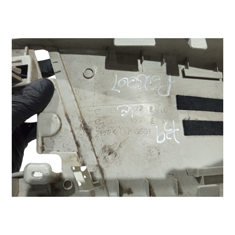 Moldura Coluna Porta Esquerda Peugeot 307 2001 2002 A 2008 7